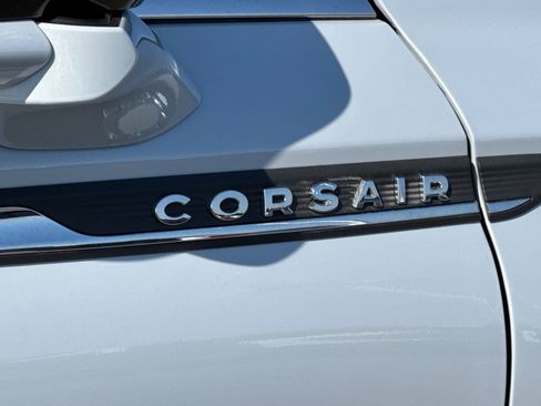 New 2025 Lincoln Corsair Reserve w/ Equipment Group 202A FWD image 26