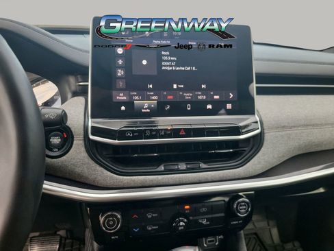 Used 2023 Jeep Compass Latitude image 19