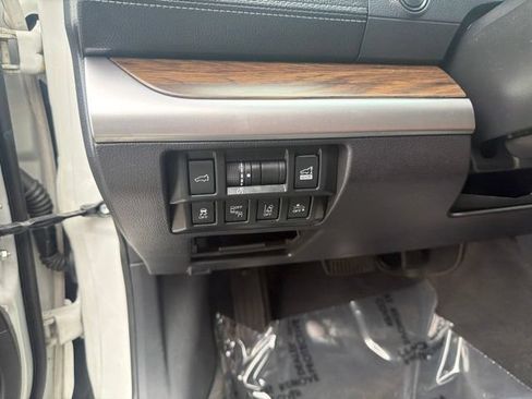 Used 2019 Subaru Outback 2.5i Touring AWD/4WD image 11