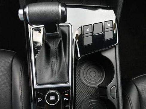 Used 2025 Kia Sportage EX FWD image 22