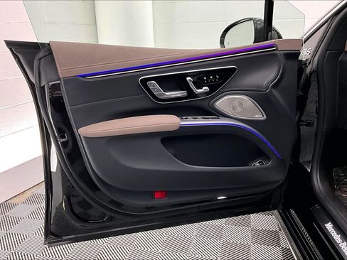 Certified 2023 Mercedes-Benz EQS 580 4MATIC Sedan image 23