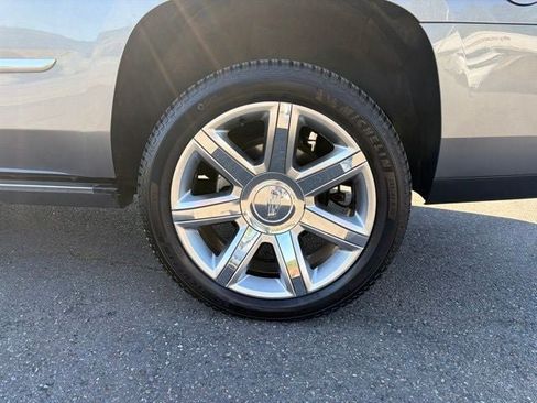 Used 2020 Cadillac Escalade Premium Luxury AWD/4WD image 4