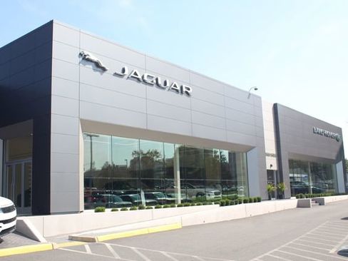 Used 2025 Land Rover Range Rover Evoque Dynamic SE image 28