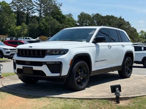 New 2026 Jeep Grand Cherokee Limited w/ Limited Altitude Package AWD/4WD image 3