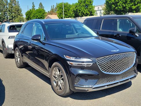 Used 2024 Genesis GV70 2.5T w/ Cargo Package AWD/4WD image 3