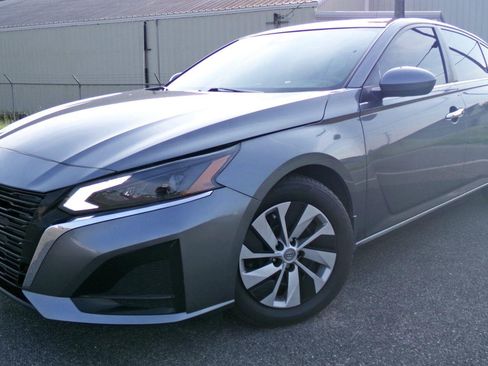 Used 2023 Nissan Altima 2.5 S FWD image 1