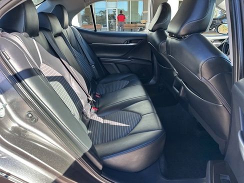Used 2024 Toyota Camry SE image 33