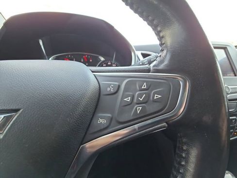 Used 2021 Chevrolet Equinox LT image 12