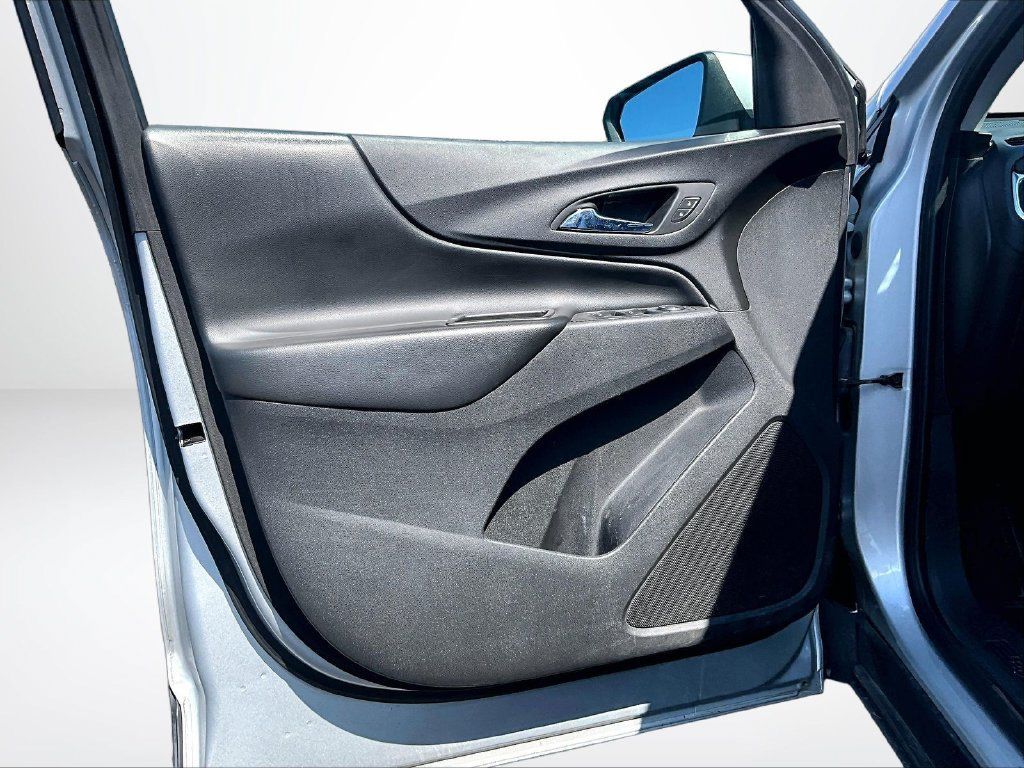 Used 2022 Chevrolet Equinox LT FWD image 22