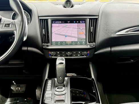 Used 2023 Maserati Levante Modena image 36