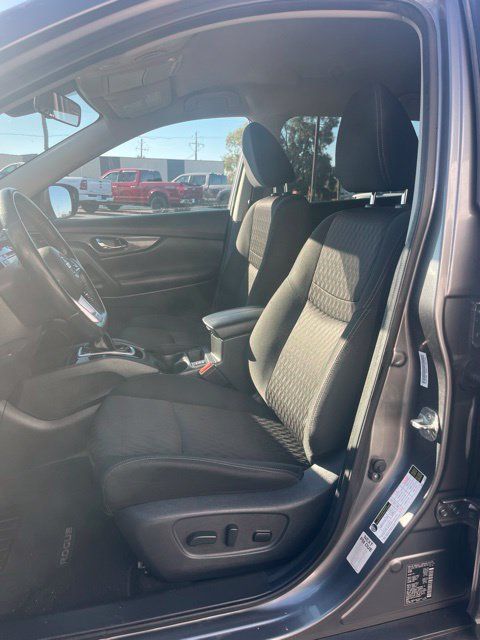 Used 2020 Nissan Rogue SV AWD/4WD image 27