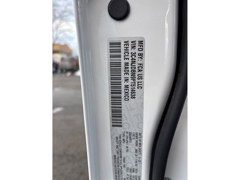 Used 2023 Jeep Compass Latitude image 16