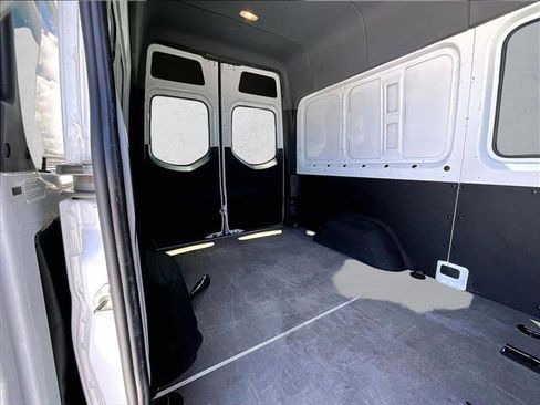 Used 2020 Mercedes-Benz Sprinter 2500 image 28