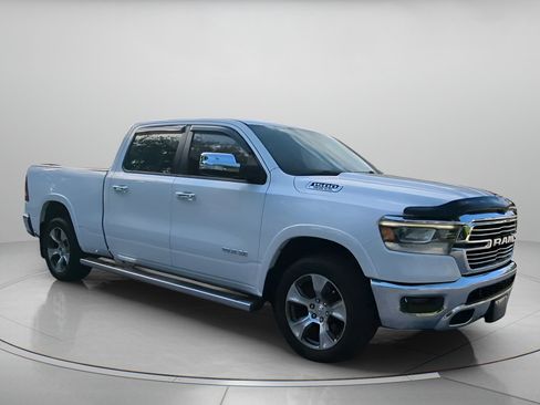 Used 2019 RAM 1500 Laramie AWD/4WD image 2