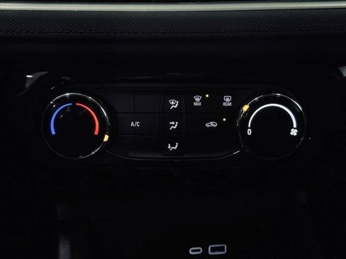 Used 2025 Chevrolet TrailBlazer LT image 28