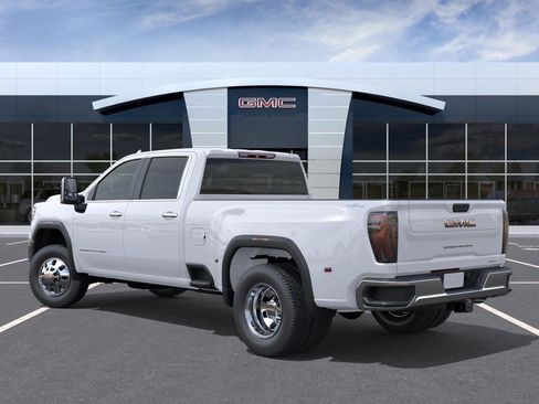 New 2026 GMC Sierra 3500 SLT image 3