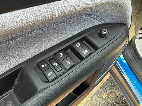 Used 2023 Jeep Compass Latitude w/ Convenience Group AWD/4WD image 21