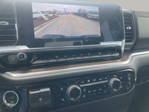 Used 2025 Chevrolet Silverado 2500 LT w/ Convenience Package image 21