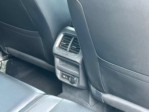 Used 2021 Volkswagen Tiguan SE FWD image 47