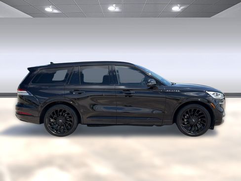 Used 2023 Lincoln Aviator Reserve w/ Equipment Group 201A RWD image 8