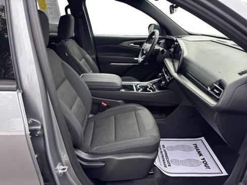 Used 2024 Chevrolet Traverse LT w/ LPO, Floor Liner Package AWD/4WD image 11
