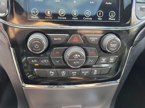 Used 2019 Jeep Grand Cherokee Altitude RWD image 32