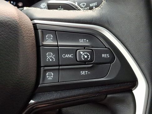 Certified 2021 Jeep Grand Cherokee L Laredo AWD/4WD image 22