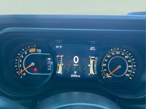 Used 2024 Jeep Wrangler Unlimited Rubicon AWD/4WD image 27