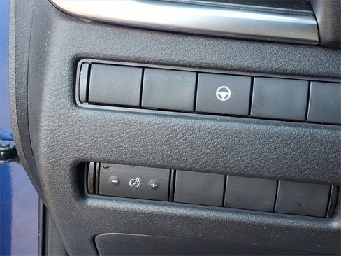 Used 2023 Nissan Rogue SV image 20