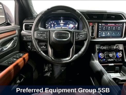 Used 2023 GMC Yukon XL Denali Ultimate AWD/4WD image 11