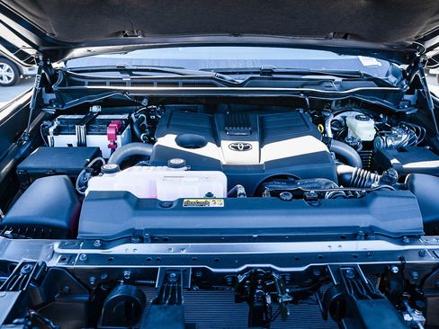 New 2026 Toyota Tundra SR5 image 14