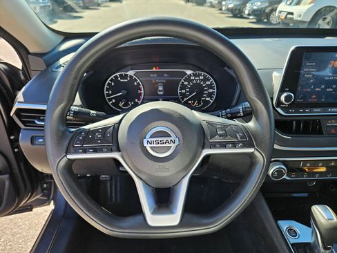 Used 2021 Nissan Altima 2.5 SV image 18