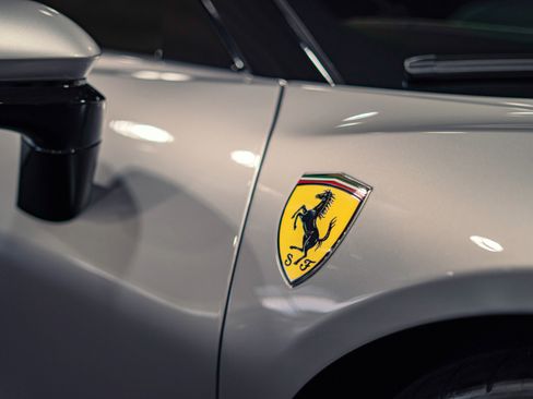 Used 2021 Ferrari SF90 Stradale image 5