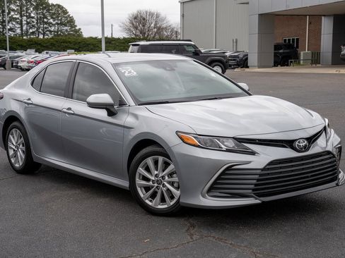 Used 2023 Toyota Camry LE image 1