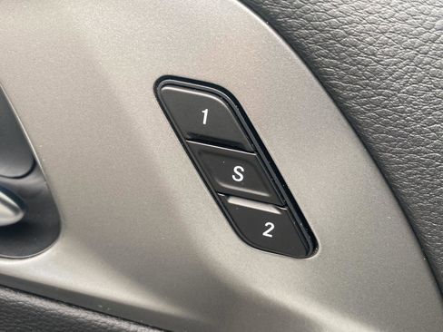 Certified 2025 Chrysler Pacifica Select image 22