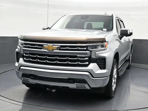 Used 2022 Chevrolet Silverado 1500 LTZ RWD image 9