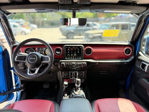 Used 2023 Jeep Wrangler Unlimited Rubicon 4xe AWD/4WD image 11