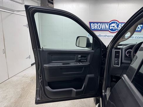 Used 2016 RAM 2500 Tradesman w/ Chrome Appearance Group image 12