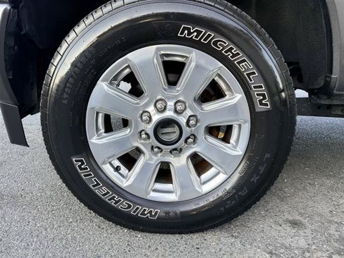 Used 2018 Ford F250 Platinum w/ Platinum Ultimate Package AWD/4WD image 9