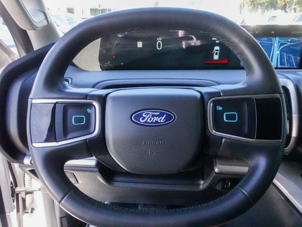 Used 2025 Ford Expedition Max Active AWD/4WD image 13