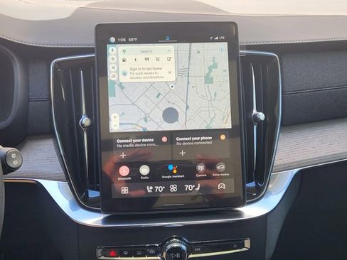 Used 2025 Volvo XC90 T8 Plus w/ Protection Package Premier image 18