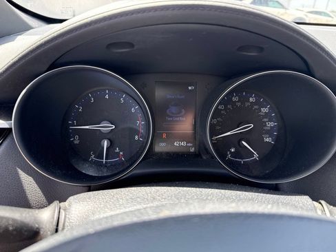 Used 2019 Toyota C-HR LE FWD image 22