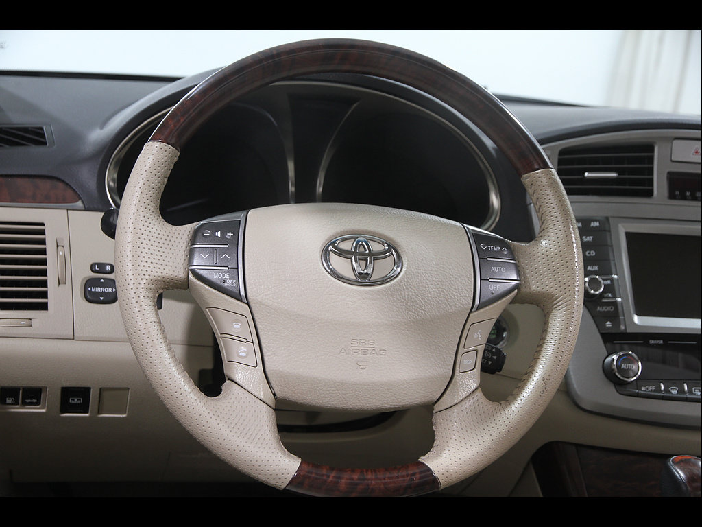 Used 2011 Toyota Avalon Limited FWD image 7