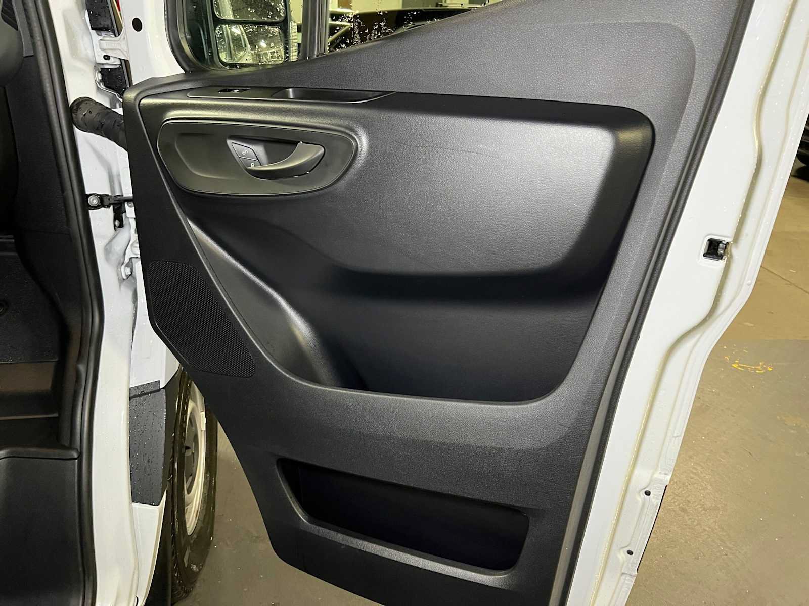 Used 2025 Mercedes-Benz Sprinter 2500 image 10