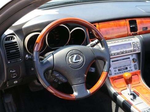 Used 2006 Lexus SC 430 Convertible w/ Preferred Accessory Pkg RWD image 15