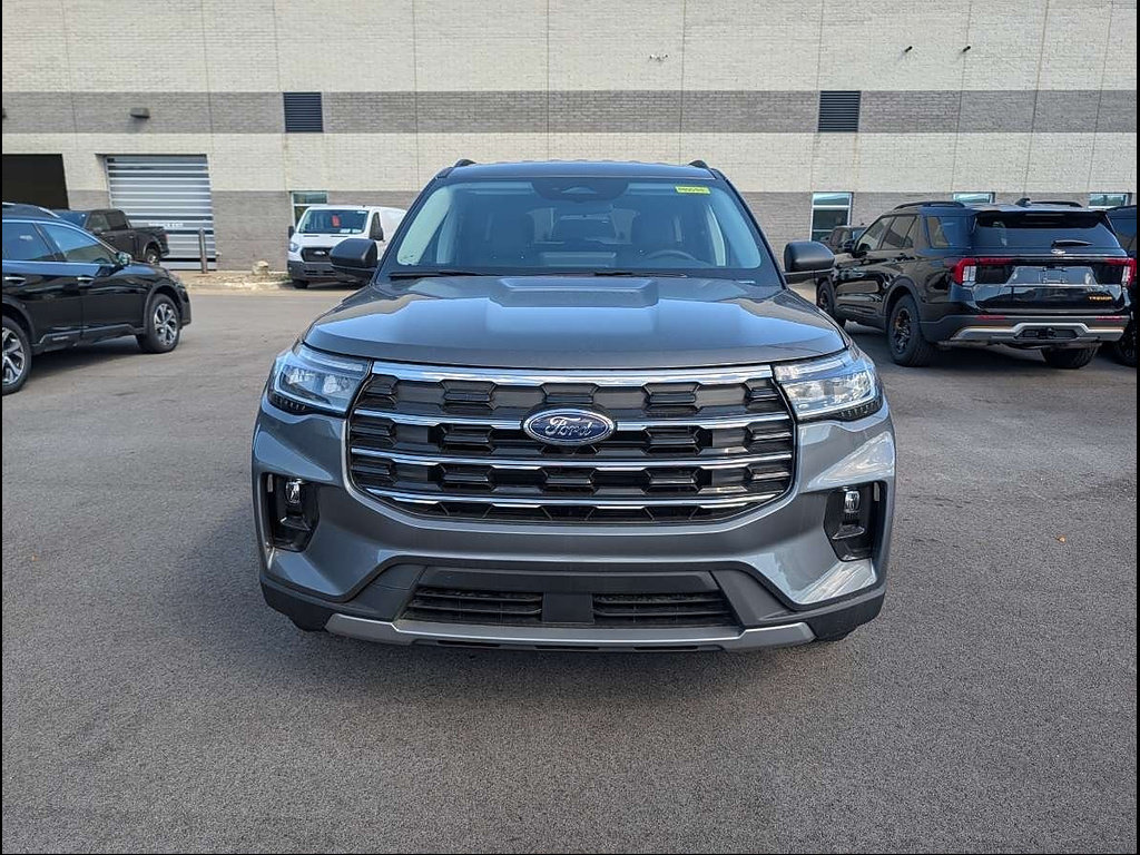 New 2026 Ford Explorer Active w/ Active Comfort Package AWD/4WD image 2