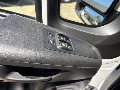 Used 2025 RAM ProMaster 2500 w/ U-Haul Equipment Group FWD image 17