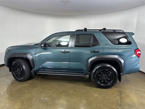 Used 2025 Toyota 4Runner TRD Off-Road Premium AWD/4WD image 13