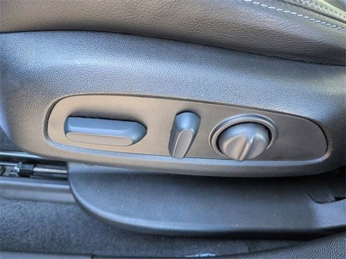 Used 2022 Chevrolet Blazer LT image 13