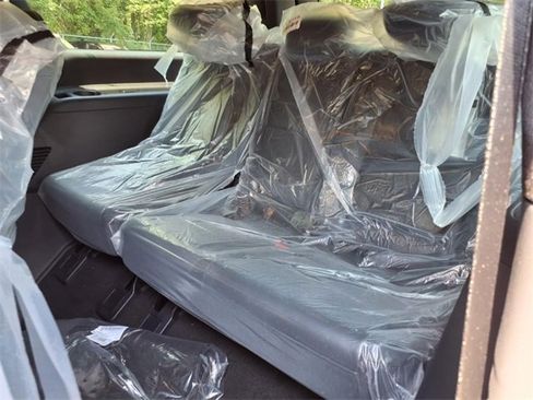 New 2025 Lincoln Navigator L Reserve w/ Jet Appearance Package image 13